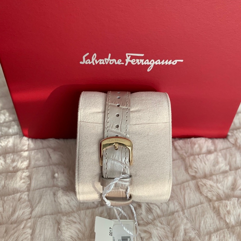 Salvatore Ferragamo Women's watch - Picture 4 of 12